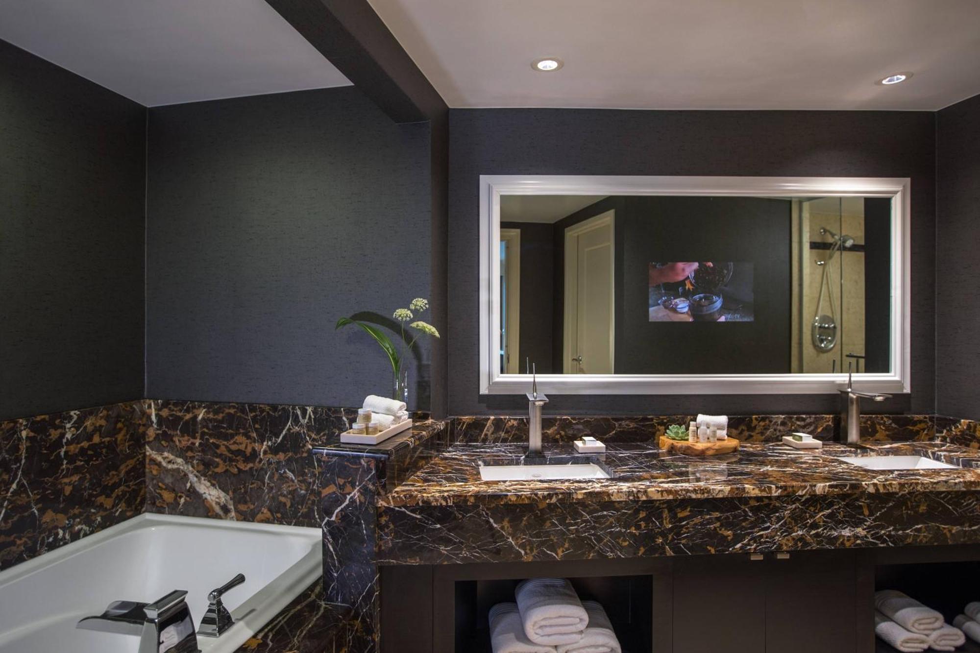 Renaissance Raleigh North Hills Hotel Екстериор снимка