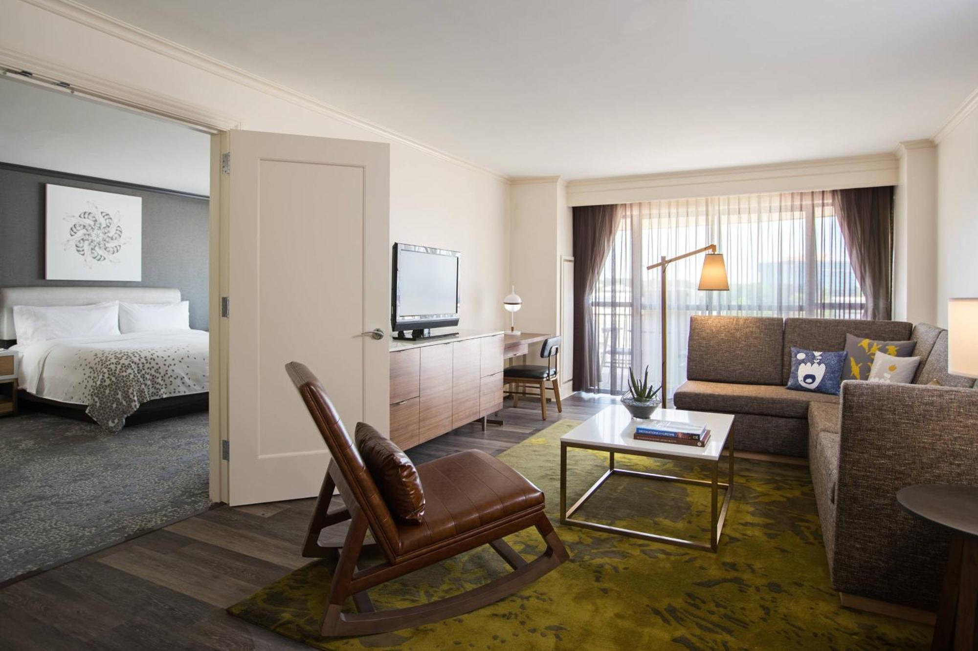 Renaissance Raleigh North Hills Hotel Екстериор снимка