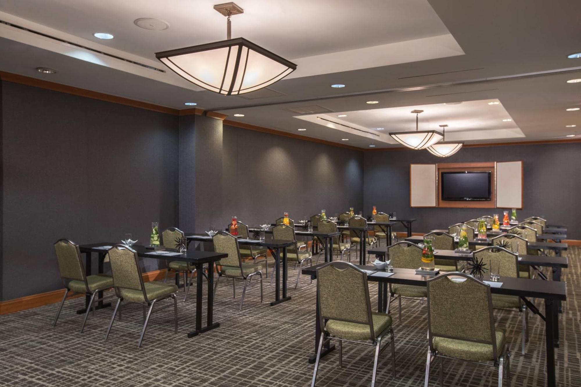 Renaissance Raleigh North Hills Hotel Екстериор снимка