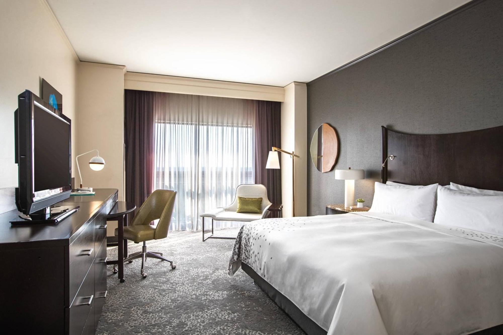 Renaissance Raleigh North Hills Hotel Екстериор снимка